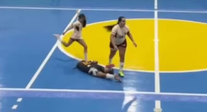 Jogadora de futsal é suspensa por 5 anos no Ceará após chutar cabeça de adversária