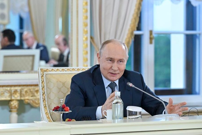 Kremlin says Zelensky can come to Moscow for talks any time