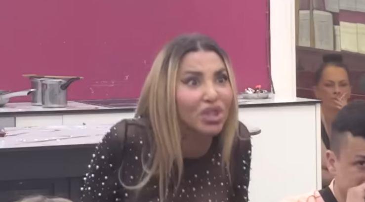ANELI AHMIĆ NA UDARU JAVNOSTI ZBOG UVREDA UPUĆENIH BOGINJI: Gledaoci zgroženi scenama iz rijalitija, evo i zbog čega