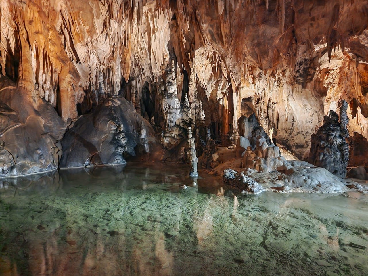 Utroba Velebita kao sigurno utočište: U Cerovačkim špiljama otvoreno prvo oporavilište za čovječje ribice