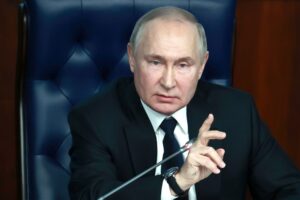 Kremlj: Putin nema planovi da razgovara so amerikanskata delegacija na forumot vo Sankt Peterburg
