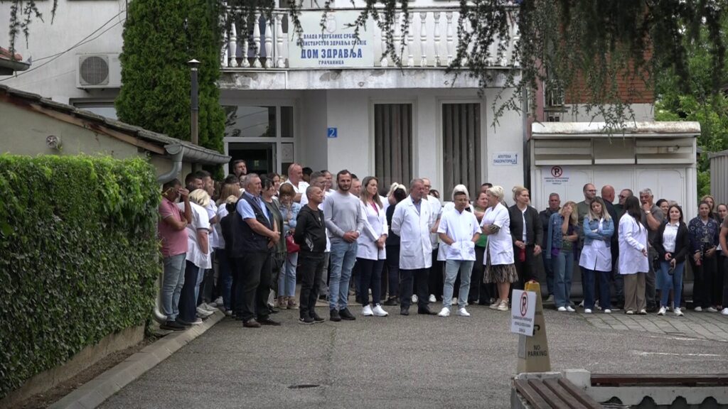 Skupovi podrške uhapšenim direktorima nastavljeni i danas