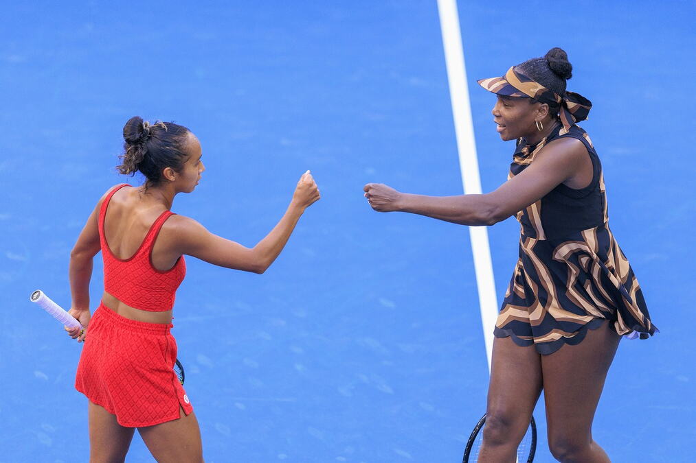 PORAZ! Serena Vilijams i Karolina Muhova eliminisane u prvom kolu dubla na turniru u Berlinu