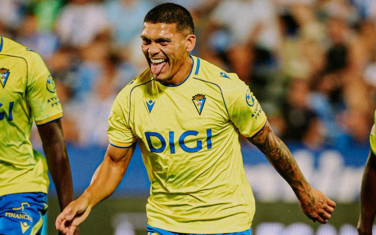 Brian Ocampo fue presentado en Coritiba y se despidió de Cádiz con la frase: "Gracias por esta relación tóxica"