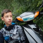 Dječak (13) motorom oborio djevojčicu na pješačkom prijelazu kod škole
