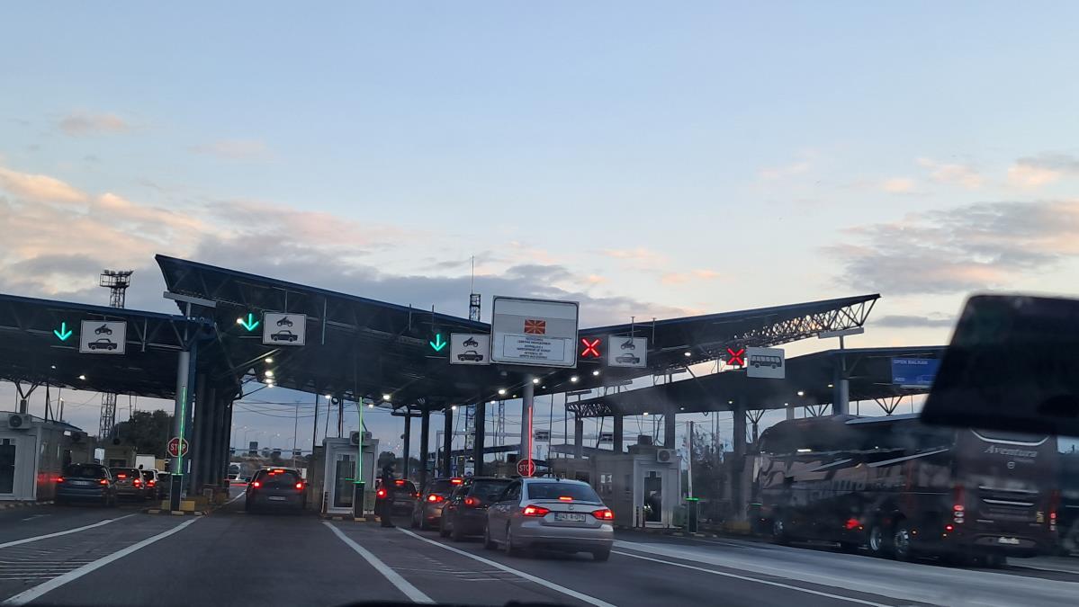 AMSS: Putnička vozila za izlaz na Preševu čekaju 25 minuta