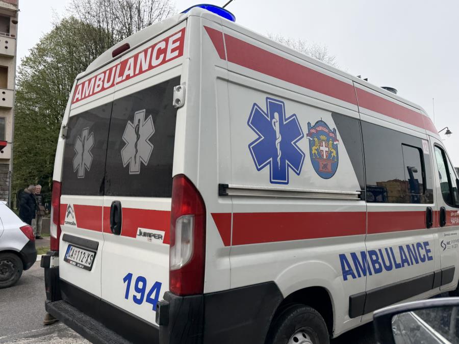 KAMION STAO ZBOG KVARA, U NJEGA SE ZAKUCAO KOMBI! Detalji jezive nesreće kod Valjeva: Dve osobe povređene, VOZILA SMRSKANA! (FOTO)