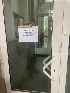 „Revoltă pentru demnitate”: Finanțiștii arădeni nu au venit la muncă