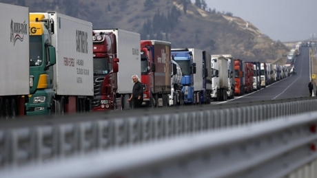 Impactul crizei petrolului: Grecia alocă zeci de milioane de euro pentru stabilizarea lanțurilor logistice