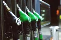 Governo elevará teor de etanol na gasolina para 32%, afirma Alckmin