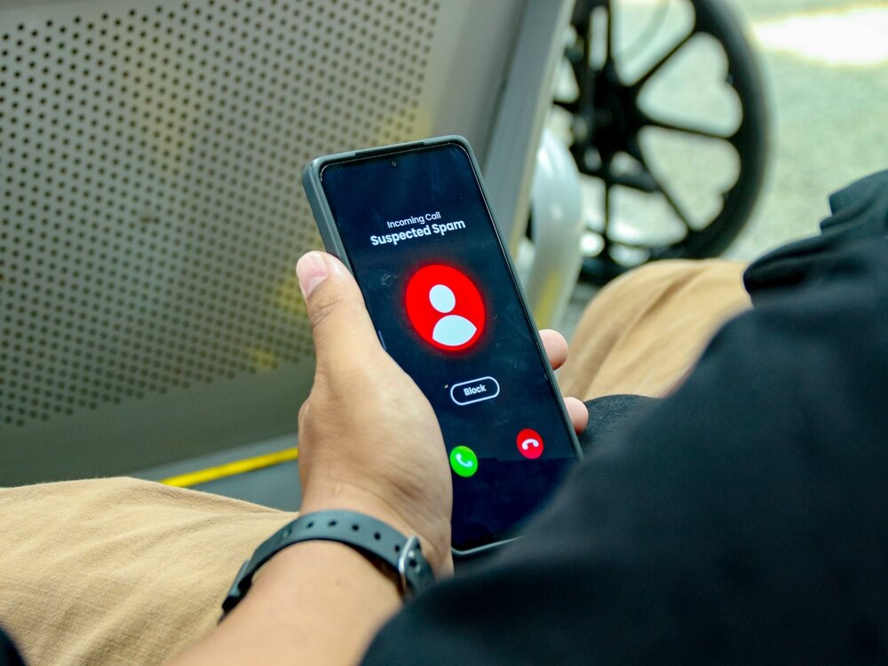 Prisistatė „Google“ ir poliklinikos darbuotojais: rusakalbiai sukčiai iš dviejų moterų išviliojo 34200 eurų