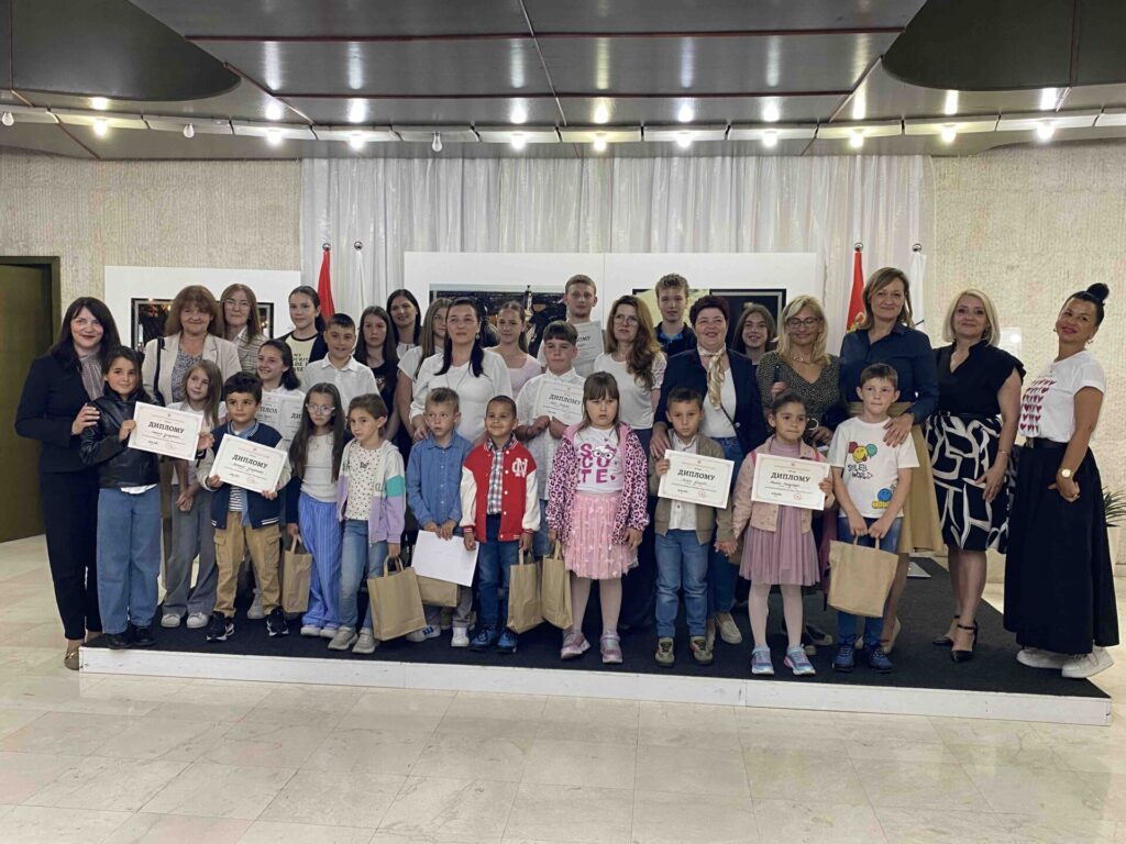 Priznanja dobrovoljnim davaocima krvi u Sremskoj Mitrovici: Gotovo 3.000 davanja krvi za godinu dana