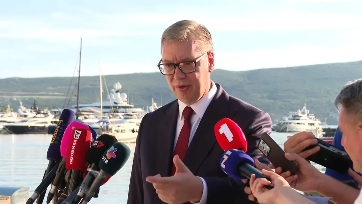Vučić o deportovanim putnicima: To nisu kriminalci, neko iz mog okruženja doneo vrlo lošu političku procenu