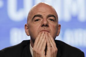 NEZAPAMETENO! FIFA GO UNIŠTUVA FUDBALOT: Drastično ja prodolžija pauzata pomeѓu dvete poluvreminja vo finaleto poradi muzičkoto šou?! Alčnost bez merka