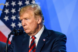 Trump ameaça com novos ataques para controlar petróleo iraniano
