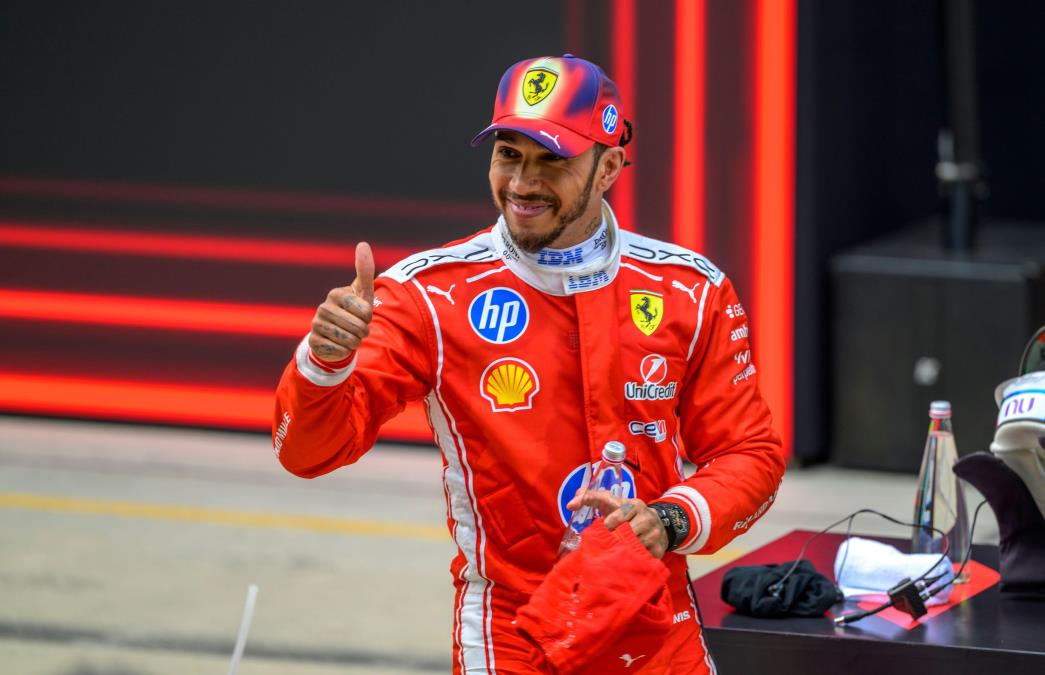 HAMILTON SE VRATIO U IGRU: Britanac veruje u čudo sa Ferarijem