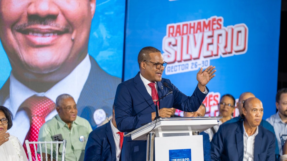 
                ¿Qué hará Radhamés Silverio si gana la rectoría de la UASD?
            