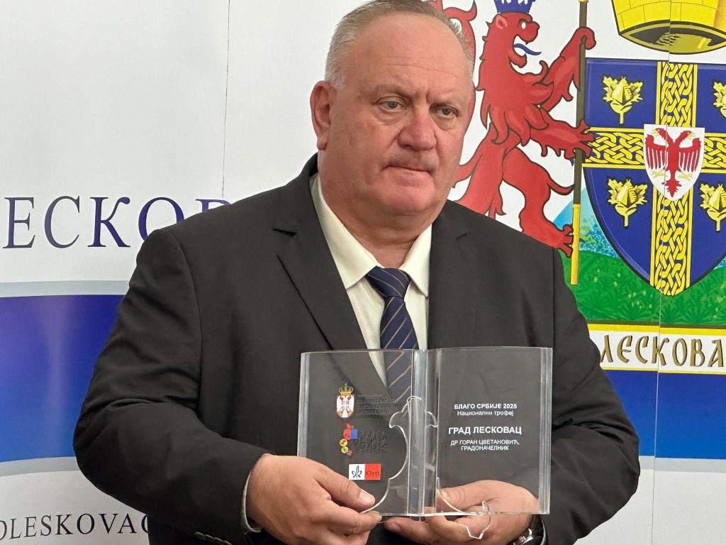 Gradonačelniku Cvetanoviću uručen nacionalni trofej za organizaciju manifestacije „Blago Srbije“