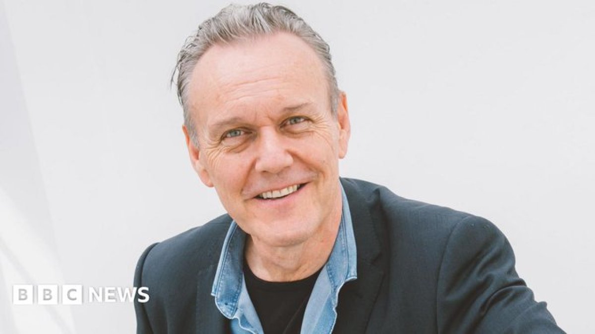 
                Muere Anthony Head, actor británico de series como 'Ted Lasso'
            