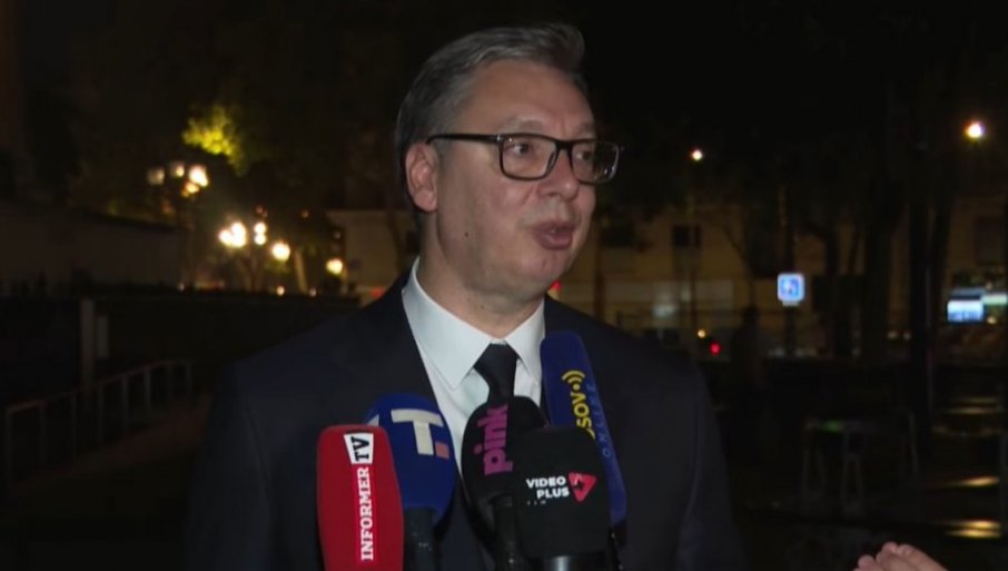 "ŽAO MI JE KAD VIDIM DA U SRBIJI POSTOJE LjUDI KOJI NE VOLE SVOJU ZEMLjU" Vučić iz Pariza: I kad imam drugačiji stav, ne moram nikog da vređam
