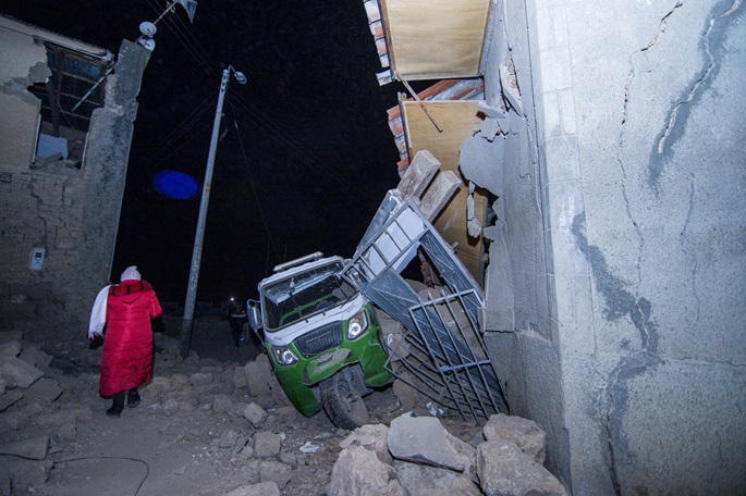 5 killed, 20 injured after quake hits central Peru