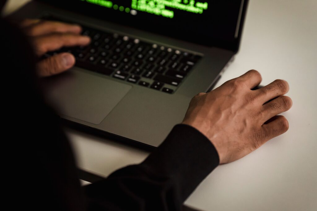 Labcibe-UNA lanza guía de seis pasos para reconocer páginas fraudulentas y prevenir estafas digitales