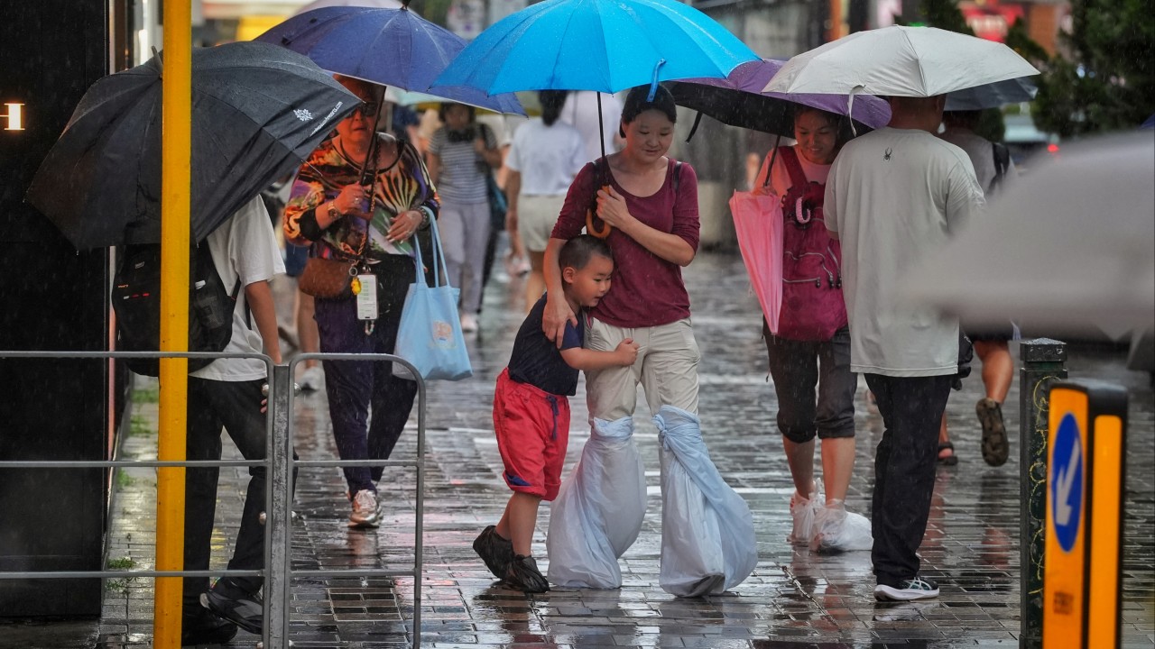 Hong Kong faces another wet weekend as heavy rain and thunderstorms hit the city