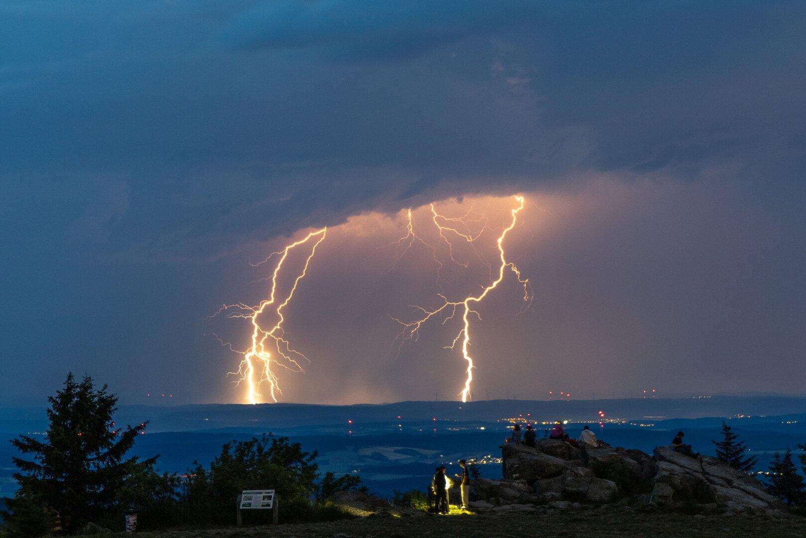 Neuer Meteotsunami trifft Kroatien: Promenade überschwemmt