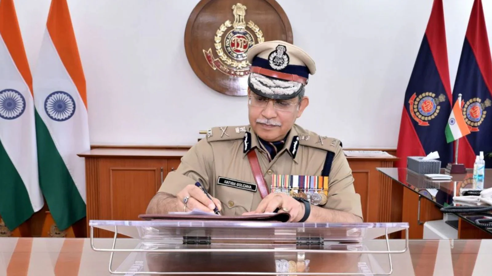 Delhi Police chief orders traffic DCPs to hold foot patrols during weekend