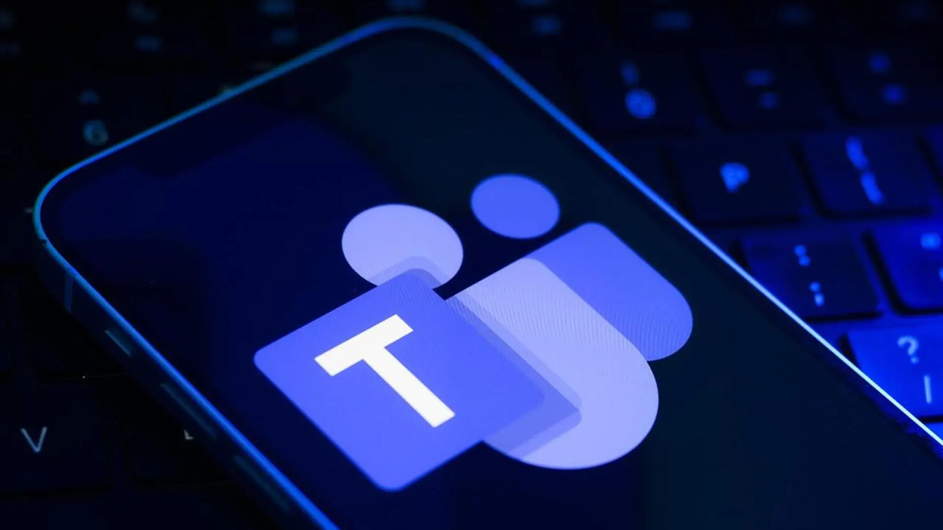  Adiós a los silencios incómodos: Microsoft Teams prepara una IA que responde preguntas en las reuniones 