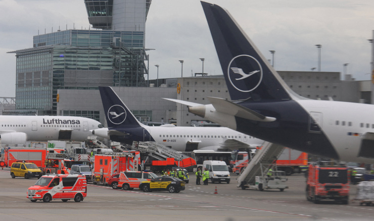 VIDEO: Nekoliko ozlijeđenih zbog kvara stajnog trapa Lufthansina aviona