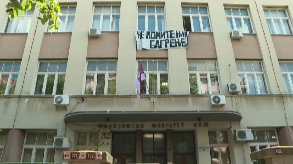 Studenti i građani u Nišu protestom zatražili vraćanje tri departmana Filozofskom fakultetu