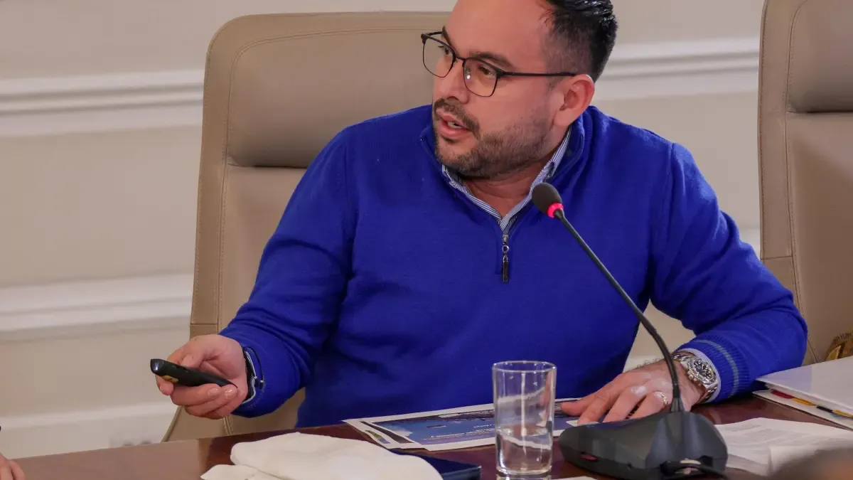 Gobierno anuncia descuentos en la factura de energía para quienes ahorren y cobros más altos a quienes gasten más