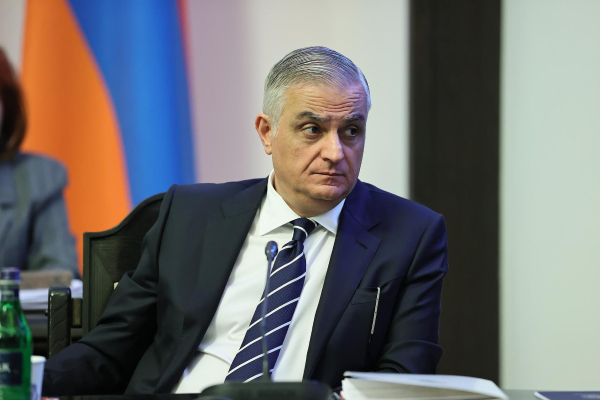 Надежды Еревана