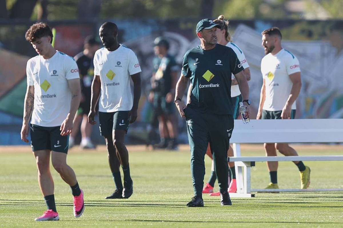 Australia coach Popovic extends contract ahead of World Cup opener