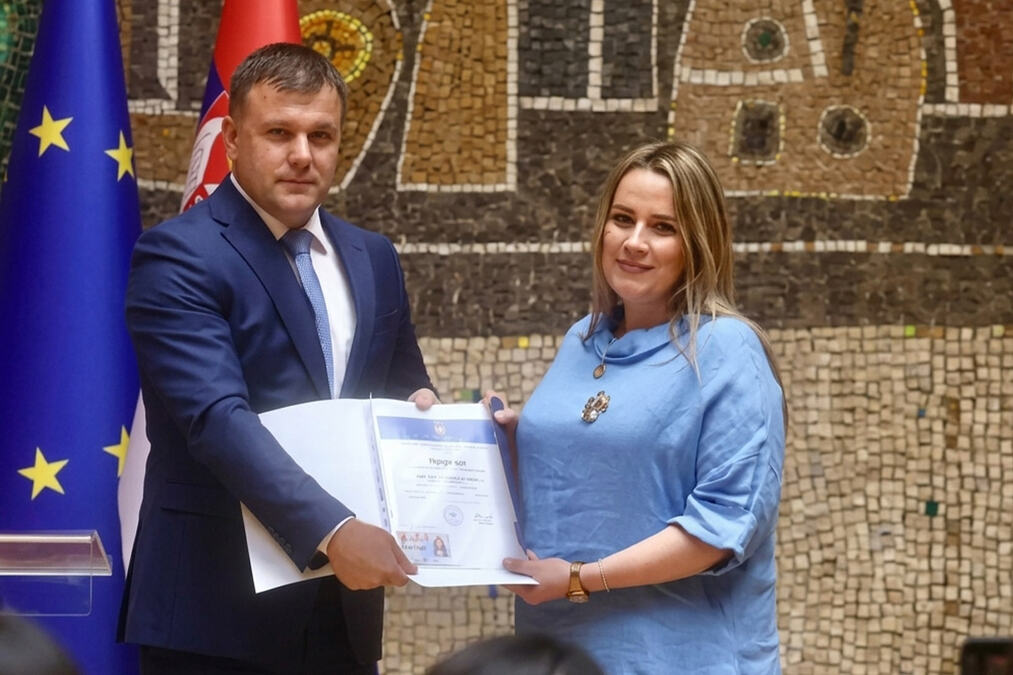 Ministar turizma Husein Memić uručio dvojezične legitimacije turističkim vodičima