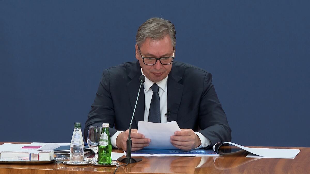 STIŽU I VAUČERI ZA PENZIONERE! Ovo su svi detalji: Koliko vrede i ko ima pravo na njih