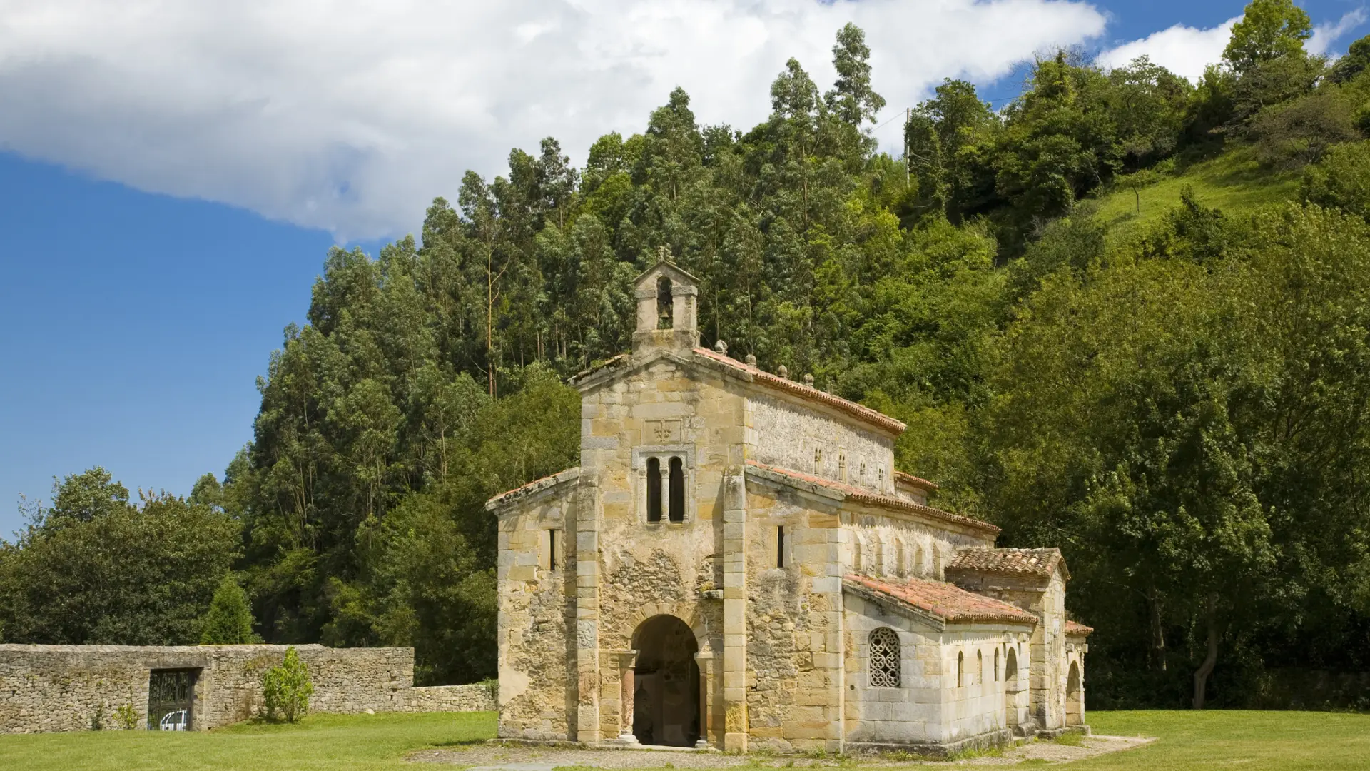  El valle asturiano donde el verano empieza entre sidra y pueblos de cuento 